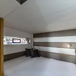 Houseboat Nomadream Ботель