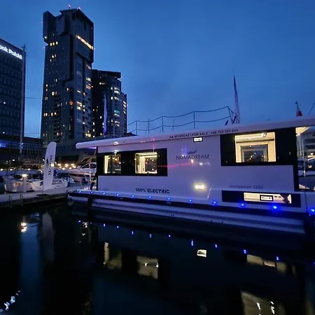 Houseboat Nomadream Bådhotel Gdańsk