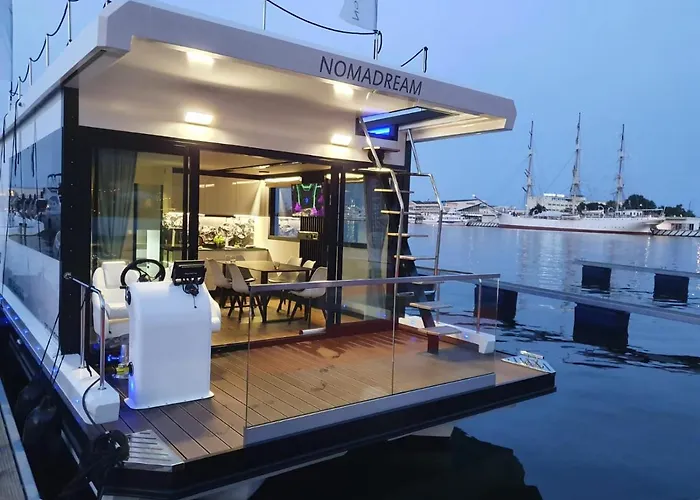 Houseboat Nomadream