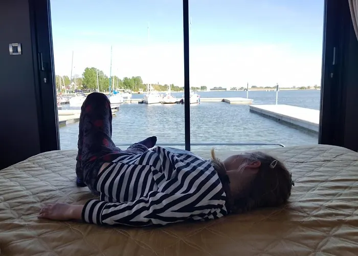 Houseboat Nomadream Bådhotel Gdańsk