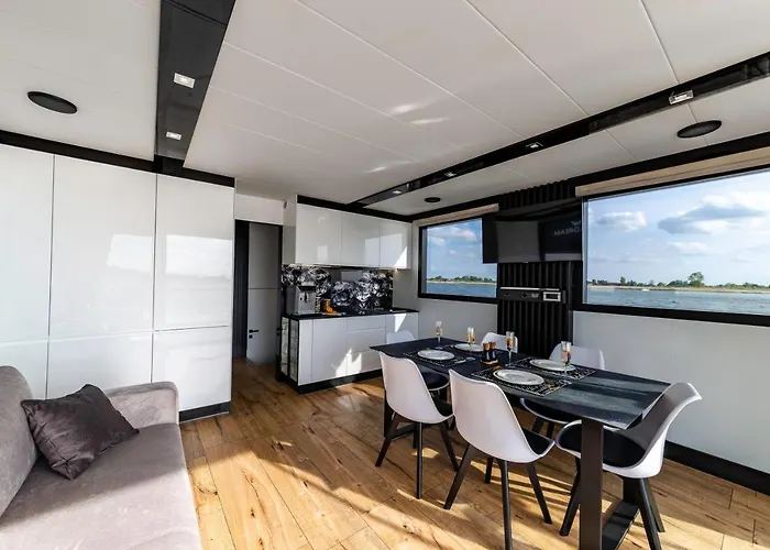 Bådhotel Houseboat Nomadream