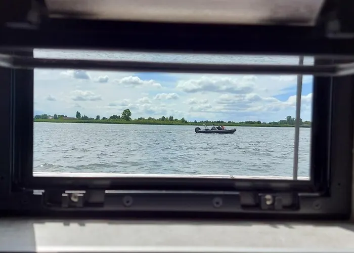 Bådhotel Houseboat Nomadream