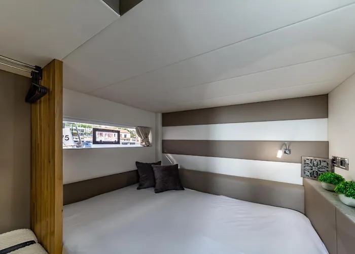 Houseboat Nomadream Botel